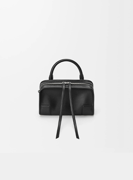 高仿LOEWE包包 | A货罗意威包包 2026春夏新款 黑色迷你柔软牛皮革 Amazona 180 手袋 吐司包