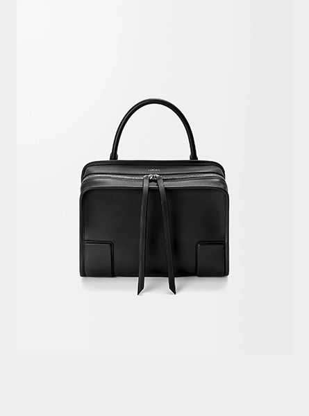 高仿LOEWE包包 | A货罗意威包包 2026春夏新款 黑色中号柔软牛皮革 Amazona 180 手袋 吐司包