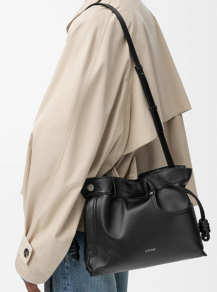 高仿LOEWE包包 | A货罗意威包包 2026春夏新款 黑色中号亮面牛皮革 Panta Flamenco 手拿包