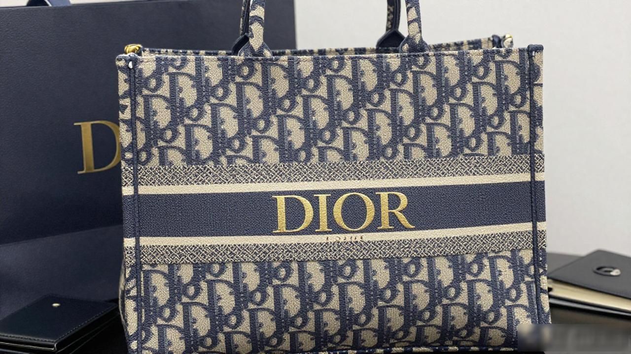 预算不够也想背Dior?闺蜜的亲历分享,看完你就懂了 Dior2026 第2张-买A货 dior链条包链条怎样安上_Dior链条包_My Dior Mini Bag|My Dior 迷你链条包